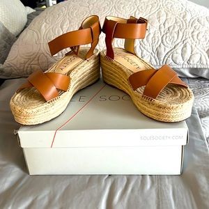 Sandal with wedge color Cognac